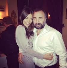 Özgü namal is a 42 year old turkish actress. Eskiya Dunyaya Hukumdar Olmaz In Yildizi Oktay Kaynarca Nin Eski Esi Bakin Kimmis Herkes Ozgu Namal Saniyordu Ama