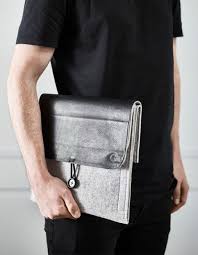 A Felt Hanging Organizer Turned Into A Diy Work Tech Clutch With Space For A Tablet And A Notebook Ikea Hanging Organizer Diy Clutch