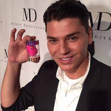 Celebrity Make Up Artists And Kim Kardashian S Go To Artist Loves Beautyblender Celebrity Makeup Beauty Blender Makeup Artist