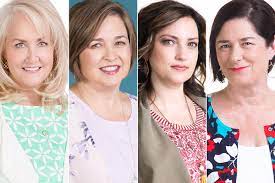 Getting it right though can give you that extra confidence you need and truly add to a new look. 4 Simple Professional Hairstyles For Every Women