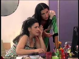 Η νανά είχε δυο παιδιά. Nana Tapaskoy Efyge 3afnika Apo Th Zwh To Gnwsto Montelo Twn 90s