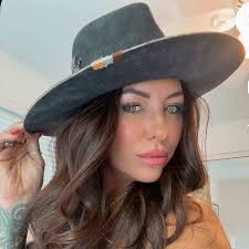 Vanessa Cavanaugh (@vanessanicole02) • Instagram photos and videos