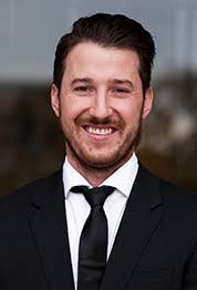 Zach Munn's Instagram, Twitter & Facebook