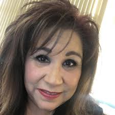 Ann Zech's Instagram, Twitter & Facebook