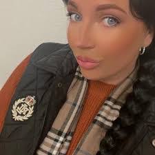 Debbie Drake's Instagram, Twitter & Facebook