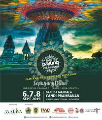 Upacara rambu solo dari tana toraja. Budaya Antarbangsa Hadir Di Festival Payung Indonesia Merdeka Com