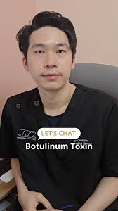 What you need to know before 𝐚 𝐜𝐡𝐢𝐧 𝐟𝐢𝐥𝐥𝐞𝐫𝐬 procedure 💭 In  this week's Dr. Caleb Monday Series, we dive into why chin fillers are more  than just a trend! “Not all '