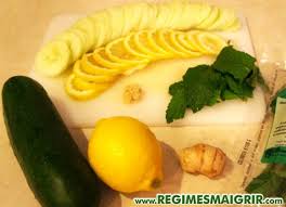 L Eau Avec Gingembre Concombre Menthe Et Citron Boisson Detox Avec Images Recettes A Base D Eau Eau De Concombre Aliments Complets
