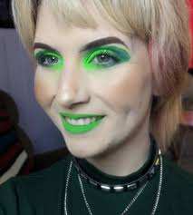 Tomorrow, Thursday Jan 22 is NEON DAY! 💛💚