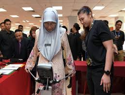 What anwar & wan azizah might be talking about at their meeting with the agong today. Bernama Pesakit Jantung Koronari Di Malaysia Lebih Muda Berbanding Negara Maju