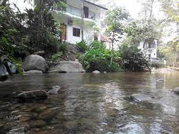 Homestay gaya hotel ini hanya mempunyai 2 bilik dengan kadar sewa rm80 semalam. Chalet Mama Papa Janda Baik Bentong Pahang