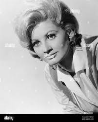 Jill Ireland's Instagram, Twitter & Facebook