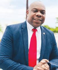 Hues a ordena Gobierno paga Alan Howell su salario