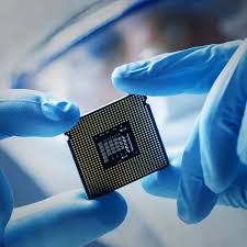 View asml's stock price, price target, dividend, earnings, financials, forecast, insider trades, news, and sec filings at marketbeat. Asml Tops Q3 Earnings Forecast As Euv Semiconductor Design Orders Improve Thestreet