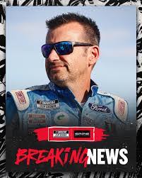 Renee Theis's Instagram, Twitter & Facebook