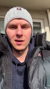 Þetta myndband tók ég upp 7. Mars sama dag og pabbi kvaddi. Ég var að fara  í gegnum svo mikla óreiðu í hausnum á mér alla daga í nokkur ár. Mig skorti  tilgang, mér fannst ekkert skipta máli sem ég ...