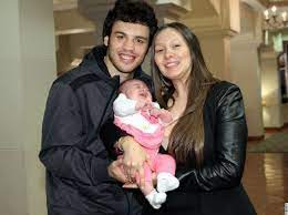 Read below to see our most recent estimated net worth for julio cesar chavez jr as well as the estimated earnings, salary and full income! Julio Cesar Chavez Jr Age Wiki Bio Net Worth Affairs Gossip Family Instagram