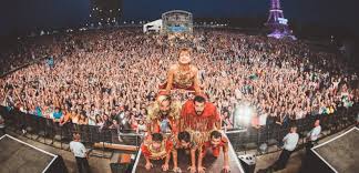 Buy tickets for an upcoming concert at papillons de nuit. Saint Laurent De Cuves Papillons De Nuit Deluxe A Parfaitement Lance Le Festival