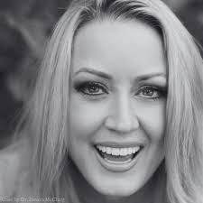 Meet our “bloomtiful” office manager Kyla!! 🌸 She's the one who will greet  you