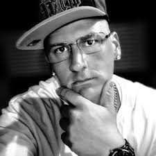 Amazon.com: 100Pcs 2ml Red Lab Plastic Frost Test Tubes Vial Seal Cap,  Graduated Marks Centrifuge Tubes Skirted Conical Bottom for Laboratory  School Educational : Industrial & Scientific