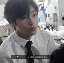 Pin By Sezal Lamba On 7 In 2020 Kim Taehyung Taehyung Bangtan Sonyeondan