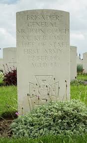 Estaires Communal Cemetery and ...