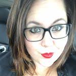 Melissa Rabideau's Instagram, Twitter & Facebook