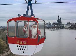 Die seilbahn fährt jeden tag von märz bis november und bietet einen atemberaubenden blick über die innenstadt kölns und den rhein. Kolner Seilbahn Home Facebook