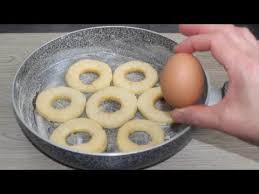 Le Fameux Gateau Avec 1 œuf Qui Atteint Des Millions De Vues Sur Youtube Youtube Gateaux Et Desserts Delicieux Cuisine Marocaine
