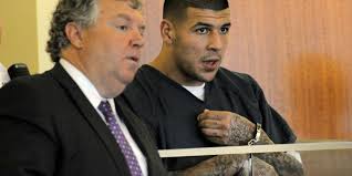 Tebow tried to break up Hernandez 2007 bar fight, report says