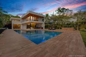 Own your own piece of ontario's cottage country with a resort cottage from great blue resorts. Luxury 6 Bedroom House For Sale In Miami Florida Search And Find 24