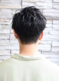 メンズ さり気ないかきあげバングが男を上げる rootsの髪型 ヘアスタイル ヘアカタログ 2020夏 秋 ヘアスタイル メンズ ヘアスタイル ビジネス ヘア