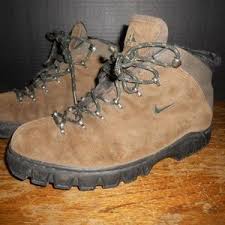 Are acgs comparable to most other brands of hiking boots that you would find at a store like rei? Nike Shoes Nike Acg Brown Leather Hiking Boots Mens Size 85 Poshmark