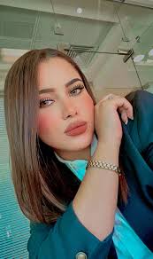 حياة السيلز مش للناس الضعيفة مطلوب منك تحقق Target حتى لو السوق نايم مطلوب  منك تبتسم حتى لو سمعت "لأ" 100 مرة في اليوم مطلوب منك تفهم العميل أكتر ما  هو فاهم