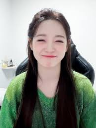 Top or Cliff Kim Sejeong