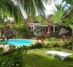 El clima en la isla pascua, de tipo subtropical, presenta un alto índice de humedad y una agradable temperatura media de 20ºc con pequeñas variaciones entre estaciones. Isla De Pascua