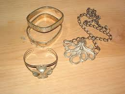 Cleaning Tarnished Silver Jewelry Tarnished Jewelry Cleaning Jewelry Clean Tarnished Silver Jewelry