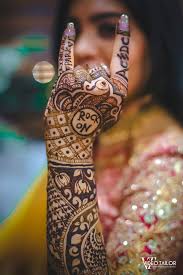 20 Modern Mehndi Designs Trending In 2019 Wedmegood Wedding Mehndi Designs Modern Mehndi Designs Mehndi Designs