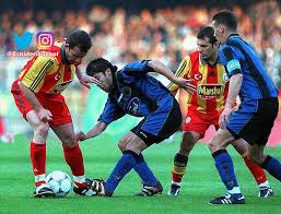 Basın mensuplarına konuşan sergen yalçın, fenerbahçe forması giyen ozan tufan'ı istediklerini açıklarken, ozan tufan şu anda çok geriye gitti. Eskiden Futbol Pa Twitter 1999 00 Sezonunun Devre Arasi Yaklasirken Gheorghe Hagi Ye Alternatif Olarak Transfer Edilen Sergen Yalcin 21 Resmi Macta 6 Gole Imza Atmisti Sezon Basinda Fenerbahce Formasi Ile Oynadigi Mtk Budapeste