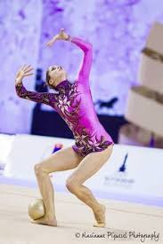 Como toda buena gimnasta uy que guapa y distinguida es, por lo demas solo con el bendito ejercico uy esta que se cae de buena salud y exito. 53 Ideas De Cynthia Valdez Gimnasia Ritmica Ritmica Gimnastas