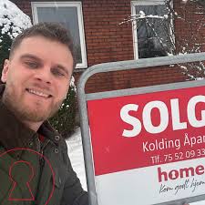 Købsaftale underskrevet 📝✨ Der er nu skrevet under på købsaftalen på  Hansavej 36, Bøtø, 4873 Væggerløse 🏡🤝 Vi ønsker som altid sælger og køber  stort tillykke med handlen 🤗 Går du med