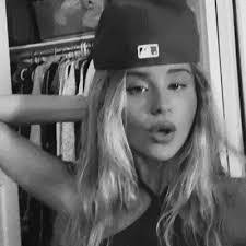 Erin Roach's Instagram, Twitter & Facebook