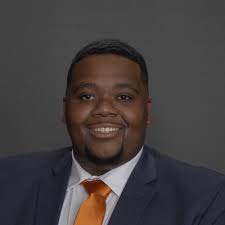 If you know me, you know that my passion for real estate began back in the… 