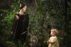 Imelda staunton alice im wunderland. Www Emp De Dw Image V2 Bbqv Prd On Demandware S