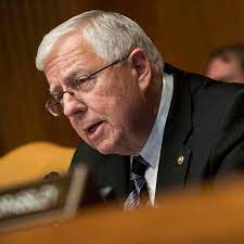 He died after a bicycle accident in gillette, wyo., the city where he began his political career. W6saukdrur4tlm