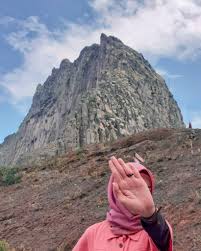 Gunung ini memiliki tiga puncak, yaitu puncak kelud, sumbing, dan gajahmungkur. Review Lokasi Dan Tiket Masuk Wisata Gunung Kelud Pariwisataku
