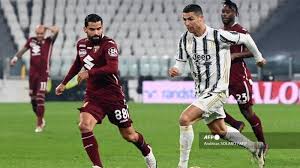 Vous y retrouverez toutes les informations sur la juventus fc, les classements, des vidéos et photos. Hasil Babak I Juventus Vs Torino Liga Italia Ronaldo Dybala Melempem Si Nyonya Tua Tertinggal 0 1 Tribunnews Com Mobile