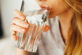 Tetapi sebenarnya hanya minum air masak, air putih atau juga air kosong adalah cara paling cepat, senang dan pantas untuk kurus. Kurang Minum Air Masak Ganggu Kesihatan Lagenda Press