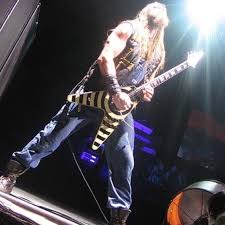 One Of The Best Guitar Players Of All Time Zack Wylde Ozzy S Guitar Player Unfrackenbelievable Best Guitar Players Guitar Player Punk Music