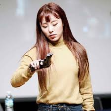 Pin Em Kpop Idols With Guns